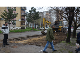 Проширује се паркинг простор у Пећинцима